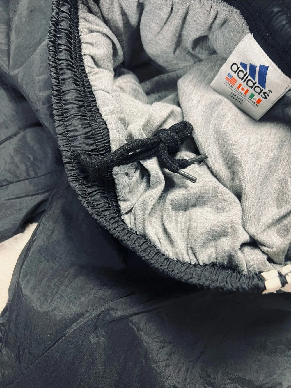 Vintage 90s Adidas Track Pants/Joggers –Black 3-Stripe Lined Windbreaker Pants M
